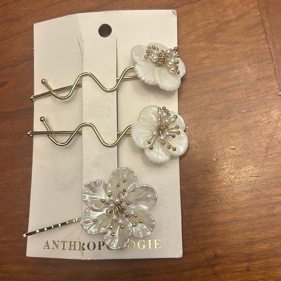 Anthropologie Accessories - Anthropologie Hair Pins Set of 3 Pearl Flower Decorative Gold Bobby Pins NEW